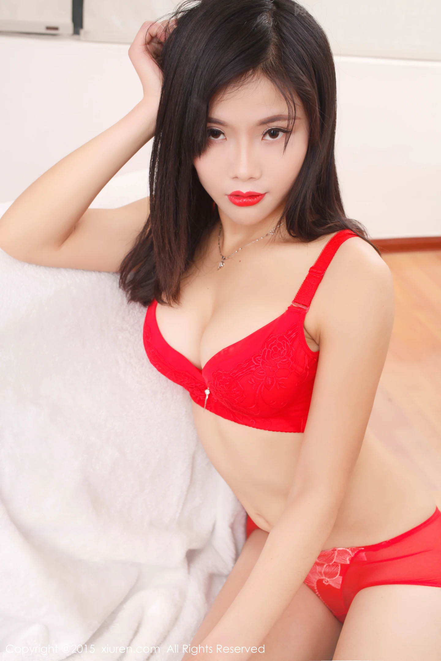 图片[5]-[XiuRen秀人网]VOL.312 嫩模靳师师Selina脱红色内衣大尺度秀美乳诱惑写真65P-秀人网官方网站